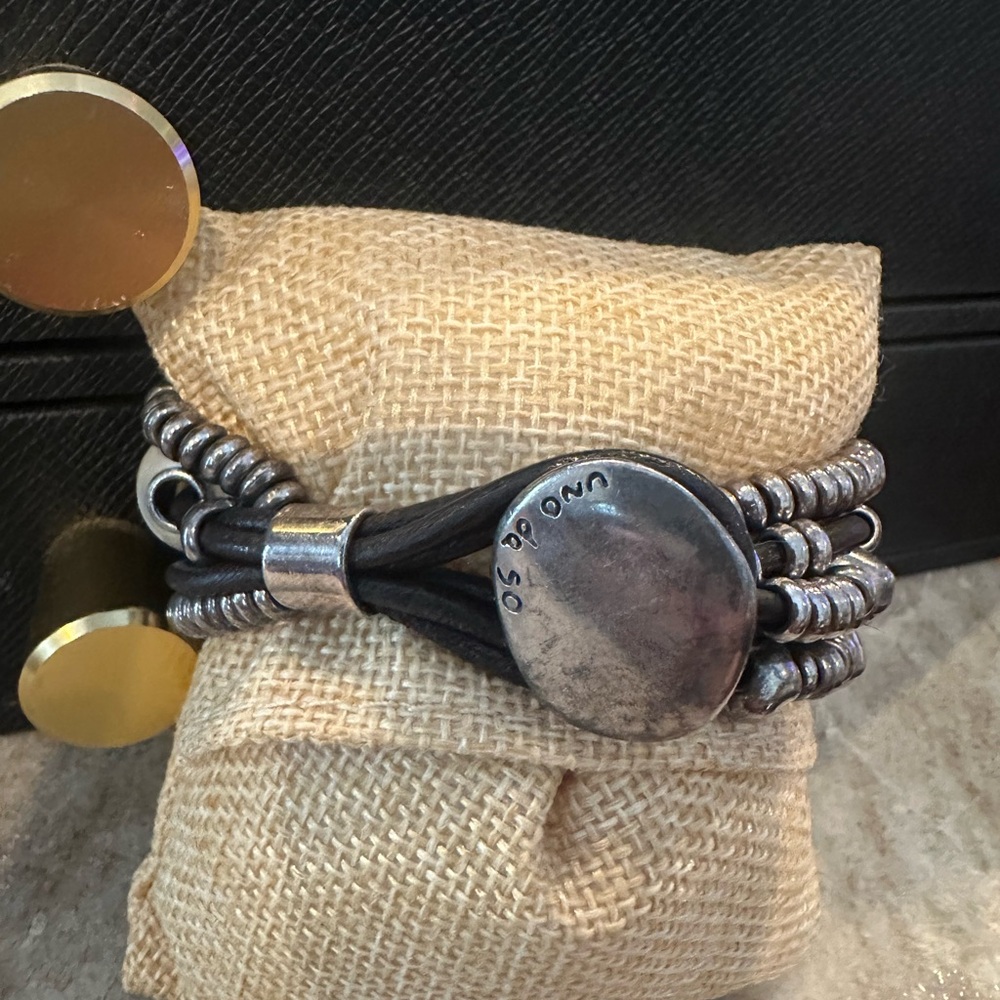UNO de 50 Silver and White Bracelet With Black Leather - Picture 2 of 3